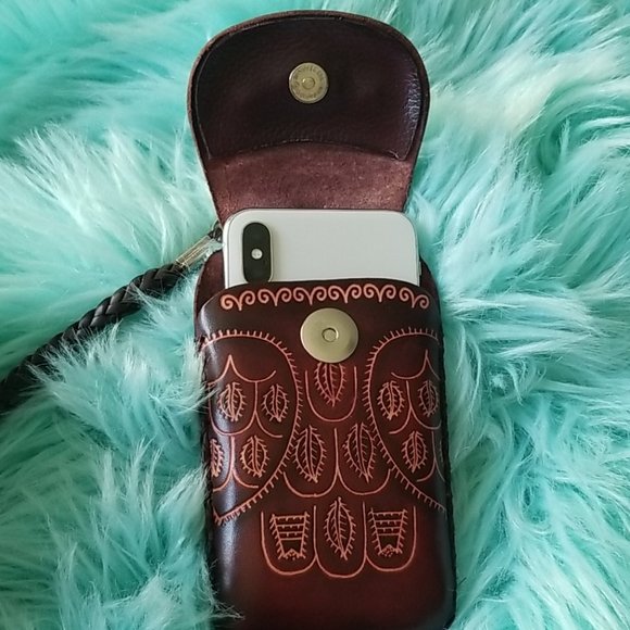 SOLD Leather Tooled Owl Case with Lanyard - Picture 3 of 7